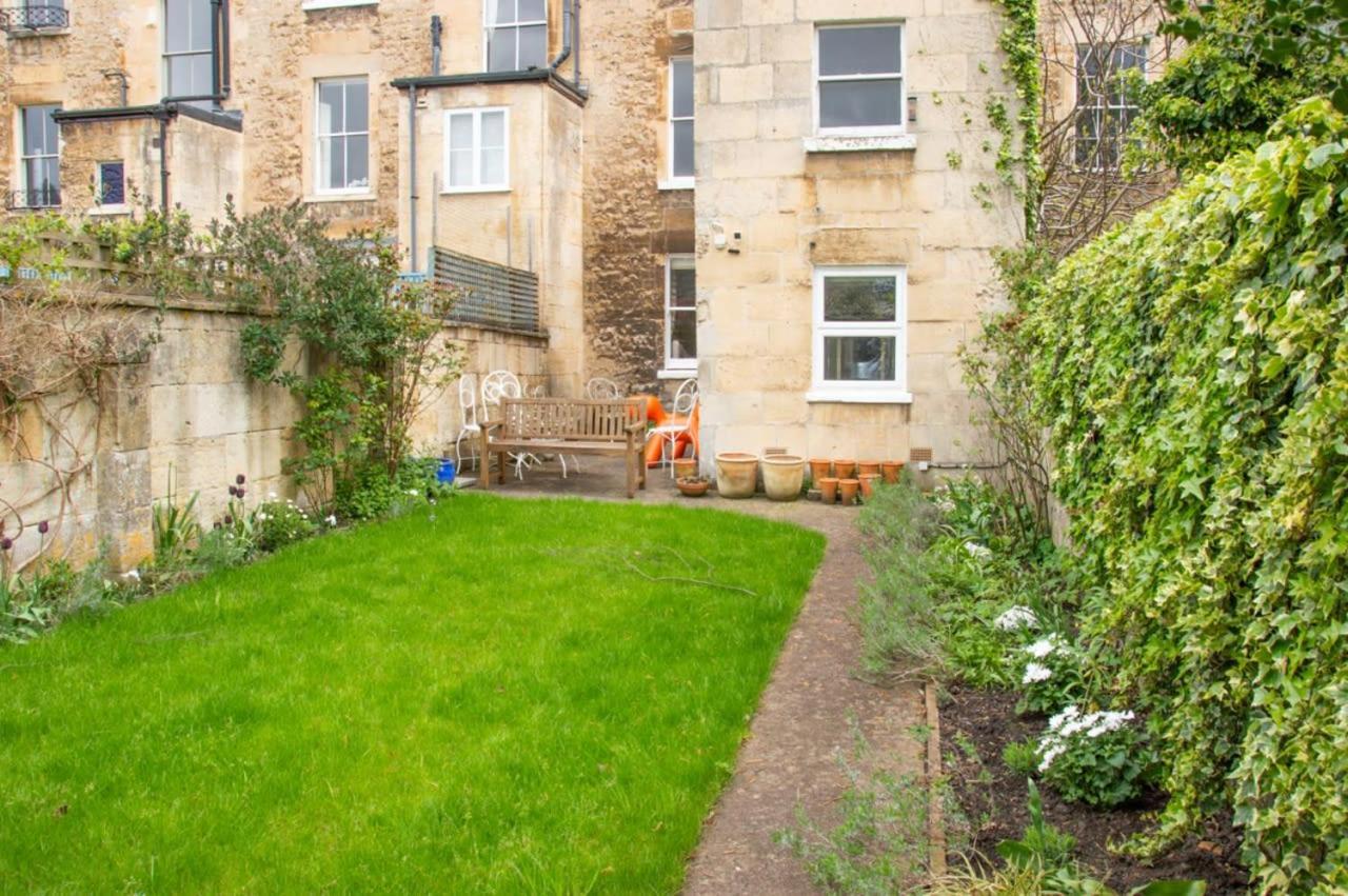 Unique 2 Bed In The Heart Of Bath With Parking Apartment Exterior foto